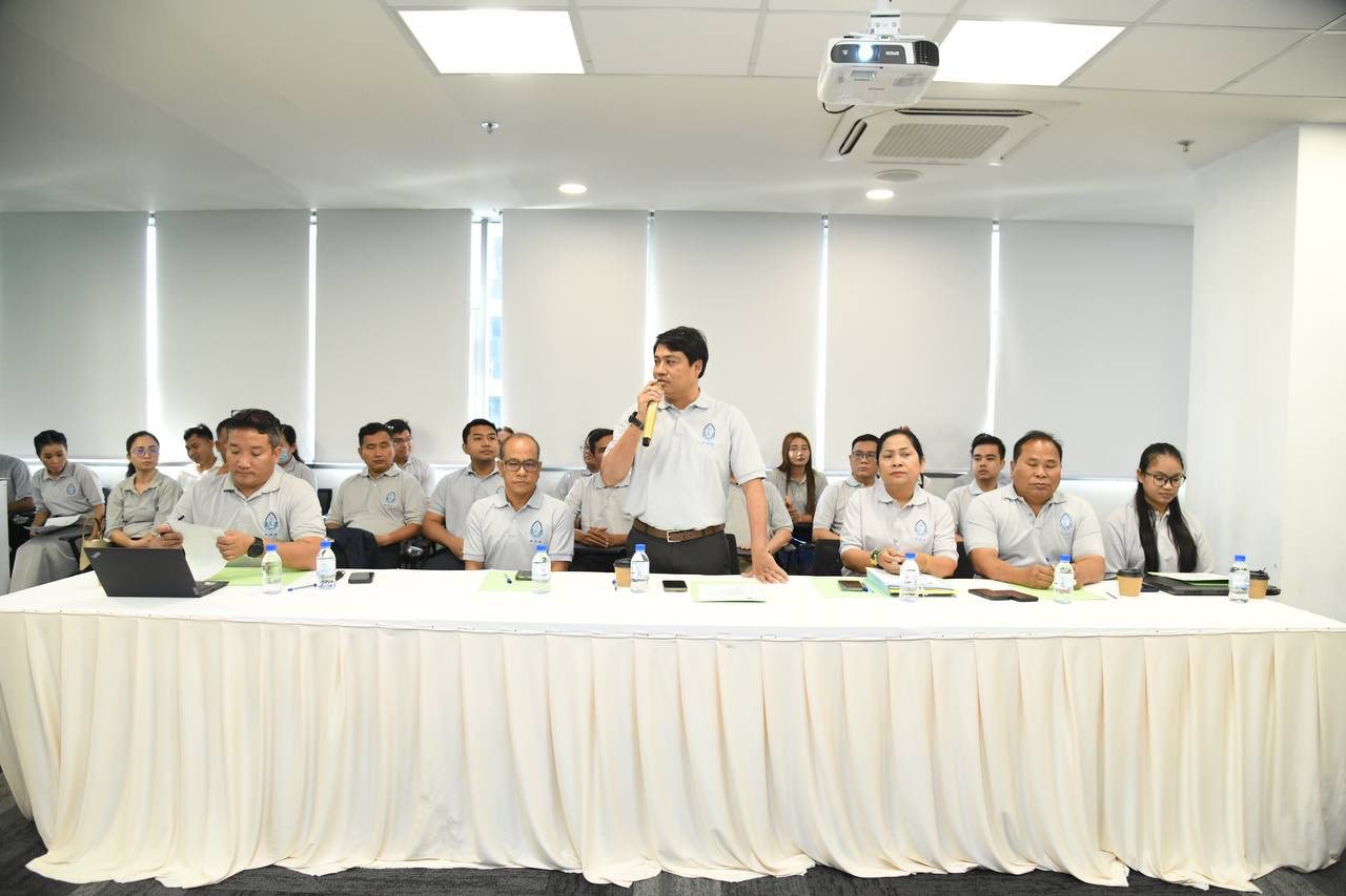 ក្រុមការងារអាហារូបករណ៍ អ.ម.ត ក្រុមទី១៣ ជួបសំណេះសំណាល និងពិសាអាហារសាមគ្គីជាមួយនិស្សិតអាហារូបករណ៍ អ.ម.ត កំពុងសិក្សានៅសាកលវិទ្យាល័យកម្ពុជា